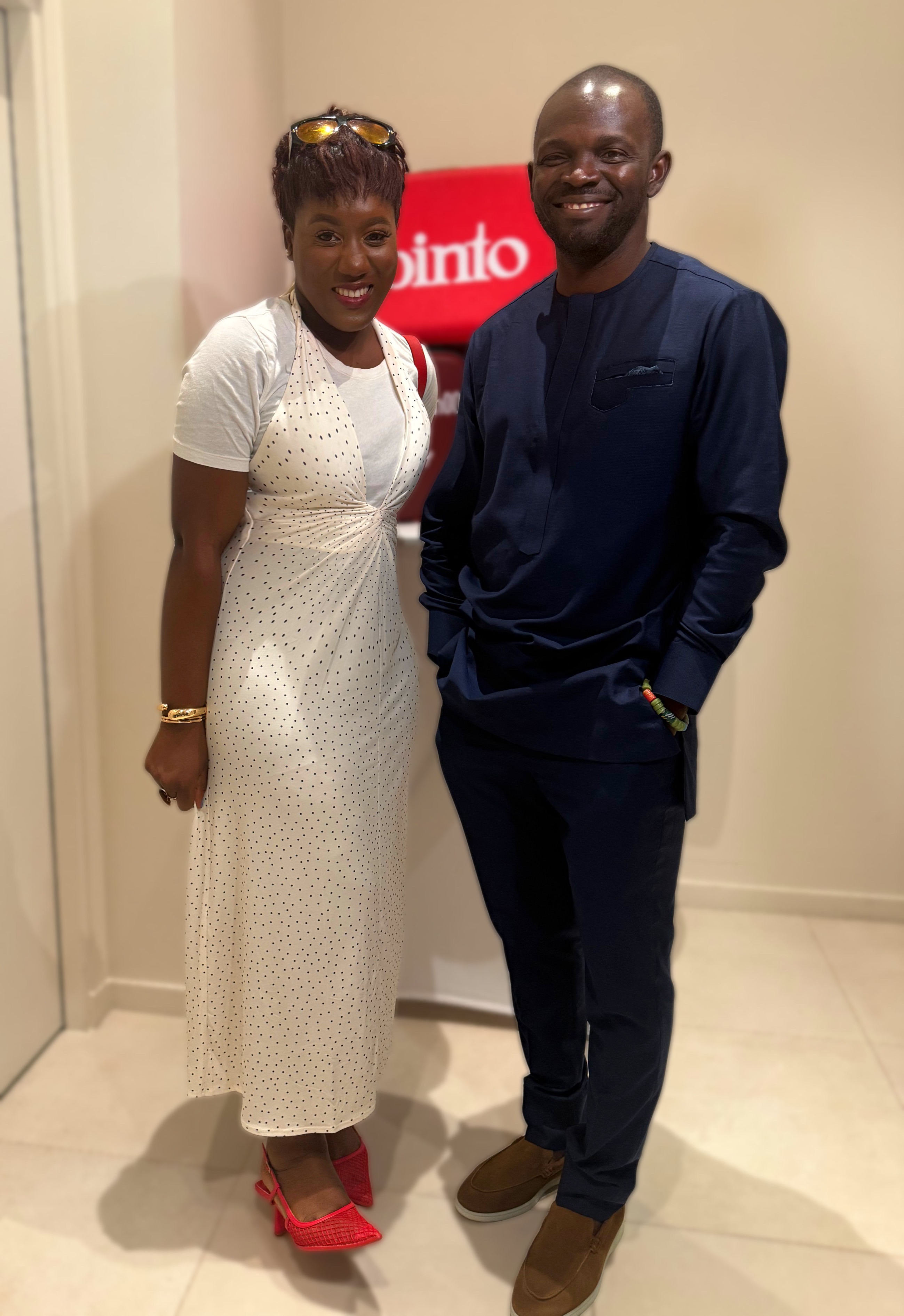 La Journaliss avec le producteur Charly Kodjo à l'avant-première d'Ébinto